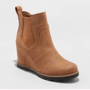 Universal thread tan wedge bootie